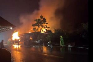 Cháy nhà và kho gỗ ở Sơn La, thiệt hại gần 300 triệu đồng