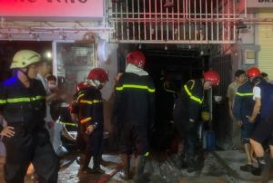 Cháy nhà sau tiếng nổ lớn ở TPHCM, 5 người thoát nạn