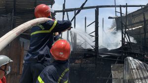 An Giang: Nổ bình gas, 3 căn nhà ở TP.Long Xuyên cháy rụi