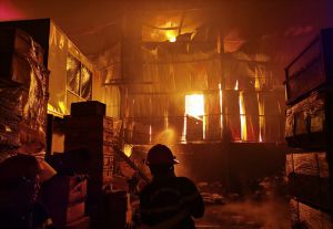 Chập tối, Hà Nội xảy ra 2 vụ cháy lớn