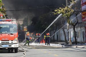 Cháy lớn tại bãi tạm giữ xe vi phạm của Công an TPHCM