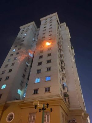 Cháy lớn tại căn hộ chung cư quận Tây Hồ, nhiều người an toàn thoát nạn