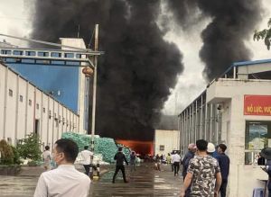 Cháy lớn tại Khu Công nghiệp Long Giang