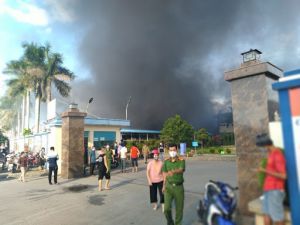 Cháy lớn tại nhà máy trong Khu Công nghiệp Hòa Xá, Nam Định