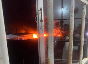 Cháy lớn nhà xưởng công ty gỗ ở quận 12, TPHCM