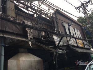 Cháy lớn ở quán cơm tại TP Thủ Đức, nhiều gia đình bị ngắt điện