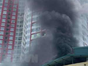 Hà Nội: Lại cháy lớn tại nhà xưởng trên phố Định Công