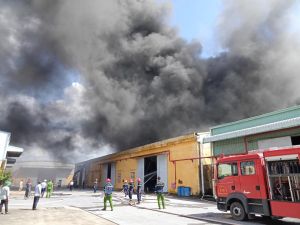 Hải Phòng: Cháy lớn tại cơ sở in ấn Dụ Nguyên