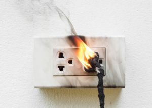 Khuyến cáo người dân không câu móc, đấu nối điện tùy tiện để phòng ngừa cháy nổ