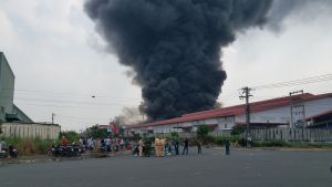Long An: Cháy lớn trong khu công nghiệp Hải Sơn, nhiều tài sản bị thiêu rụi