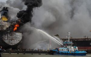 Phép màu trong vụ cháy dữ dội tàu chở 200 khách ở Indonesia