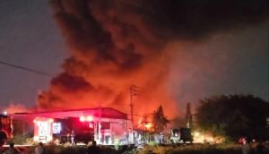 Thành phố Hồ Chí Minh: Cháy 3 xưởng sản xuất kề nhau