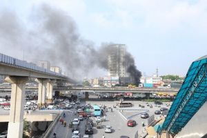 Hà Nội: Dập tắt đám cháy tại phố Khuất Duy Tiến