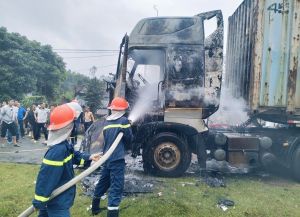 Cảnh giác với bà hỏa trong mùa hanh khô