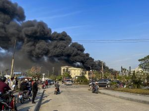 Cháy lớn tại công ty sản xuất bật lửa ở Quảng Ninh