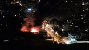 Cháy lớn tại xưởng bóng đèn ở TPHCM, giải cứu một phụ nữ