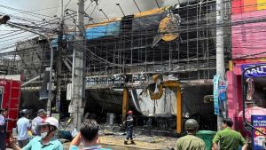 Cháy lớn thiêu rụi cửa hàng điện máy ở Đồng Nai