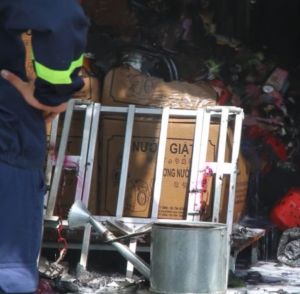 Cháy lớn thiêu rụi kho hàng mỹ phẩm ở Thái Nguyên