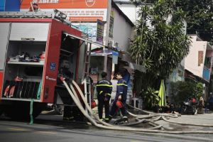 Cháy lớn xưởng gỗ rộng hàng nghìn mét vuông ở TP Thủ Đức