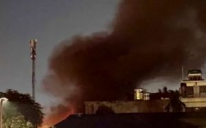 Hà Nội: Cháy lớn tại xưởng sản xuất pin và xe điện trên đường Nguyễn Khoái