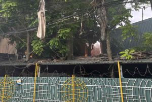 Sau tiếng nổ lớn, kho dược ở Hà Nội bốc cháy dữ dội