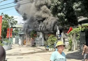 Thái Nguyên: cháy lớn tại phường Gia Sàng, khói lửa bao trùm nhiều nhà dân