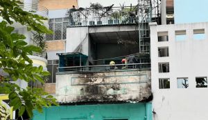 TP.HCM: Cảnh sát cứu 3 người trong đám cháy lớn trên đường Nguyễn Thượng Hiền